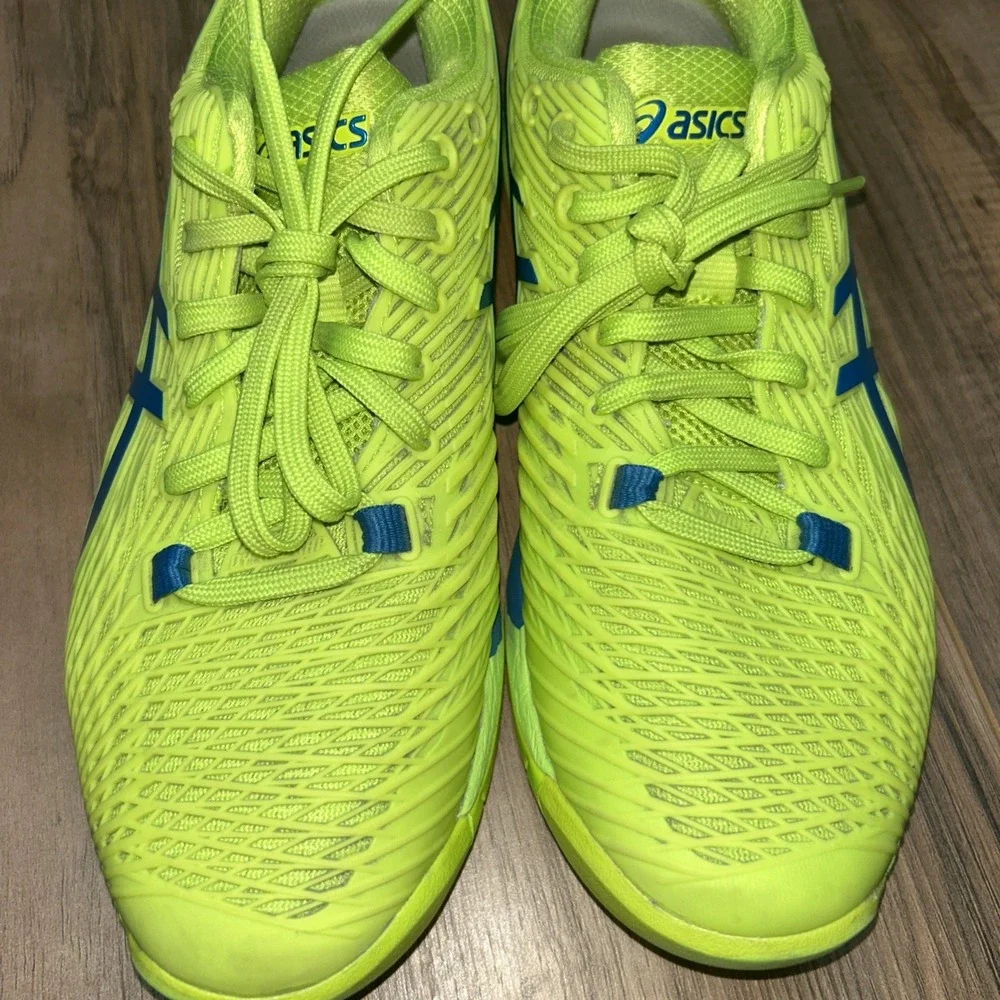 ASICS Women's Solution Speed FlyteFoam 2 Clay Tennis Shoes, 10, Hazard Green/Reb